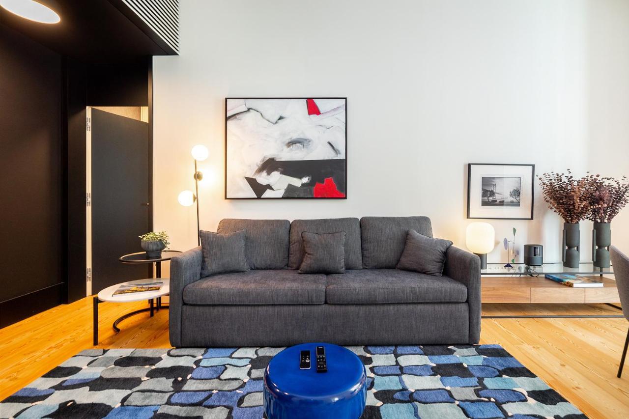 Whome Prime Location Contemporary Luxury W/ Ac & Elevator Apartment